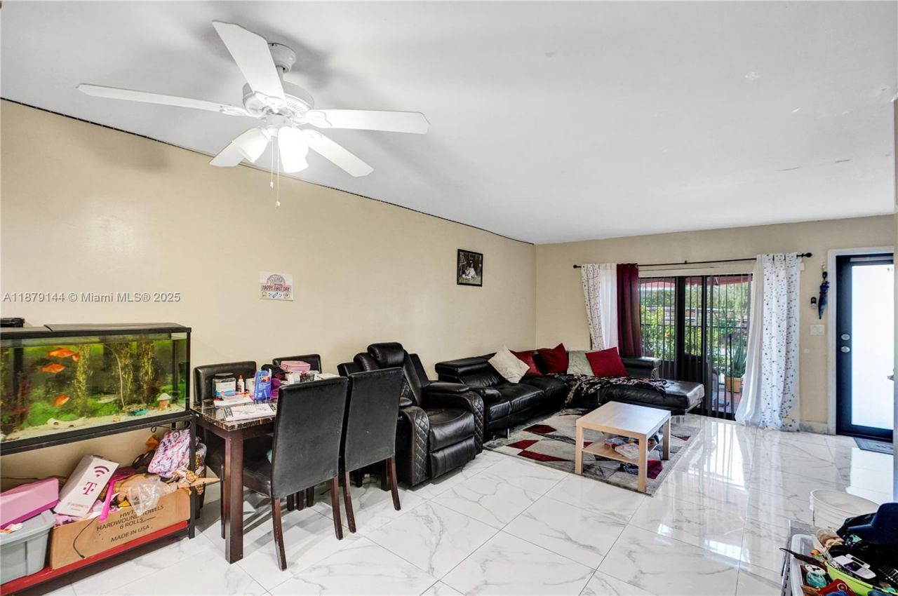 2419 NW 11th St, Unit 21-D, Miami, FL 33125 Photo