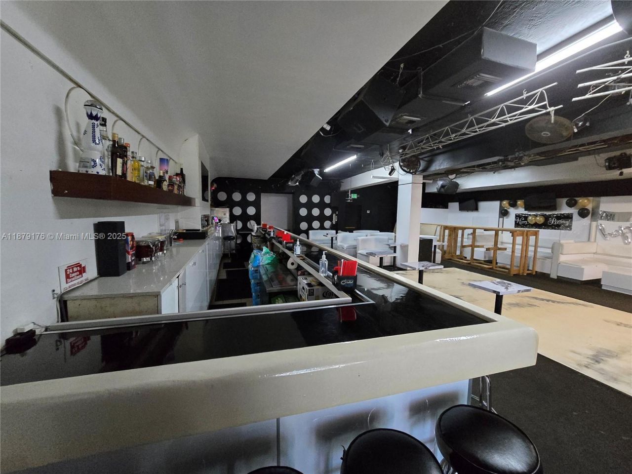 6051 SW 8th St, Miami, FL 33144 Photo