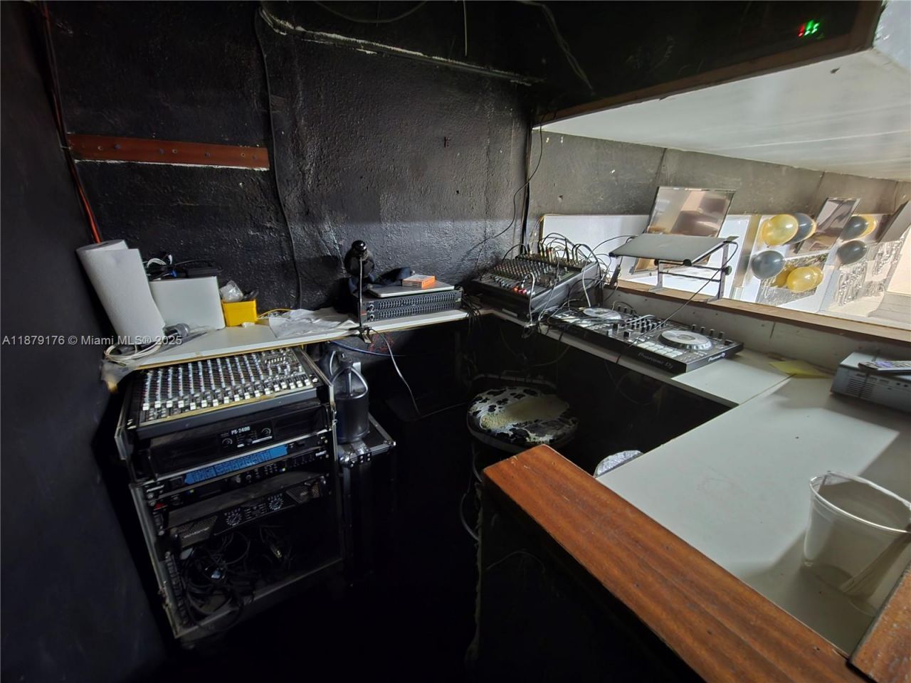 6051 SW 8th St, Miami, FL 33144 Photo