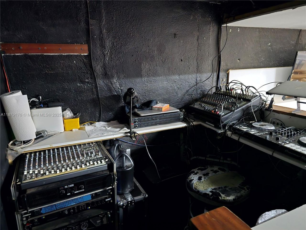 6051 SW 8th St, Miami, FL 33144 Photo