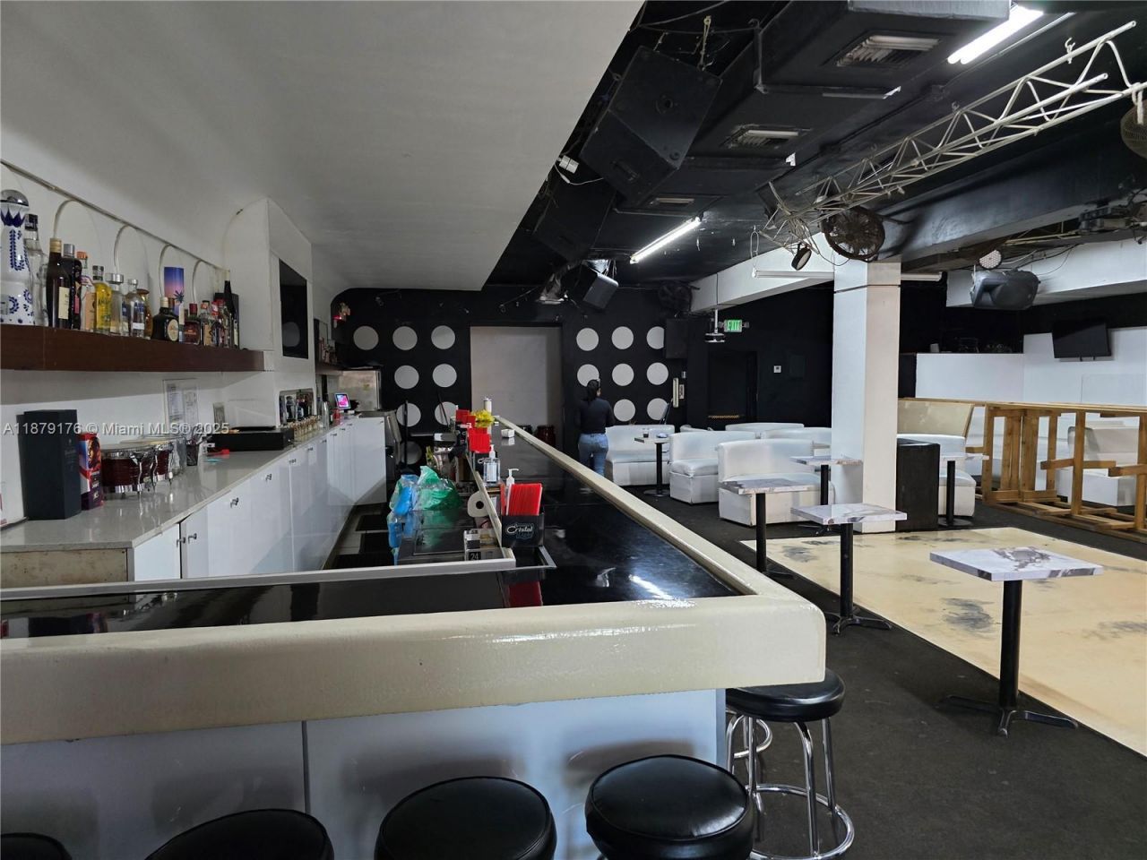 6051 SW 8th St, Miami, FL 33144 Photo