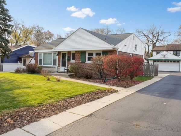 305 Maple Street, Glen Ellyn, IL 60137