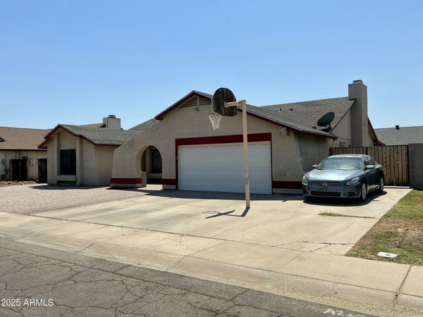 8007 W TUCKEY Lane, Glendale, AZ 85303