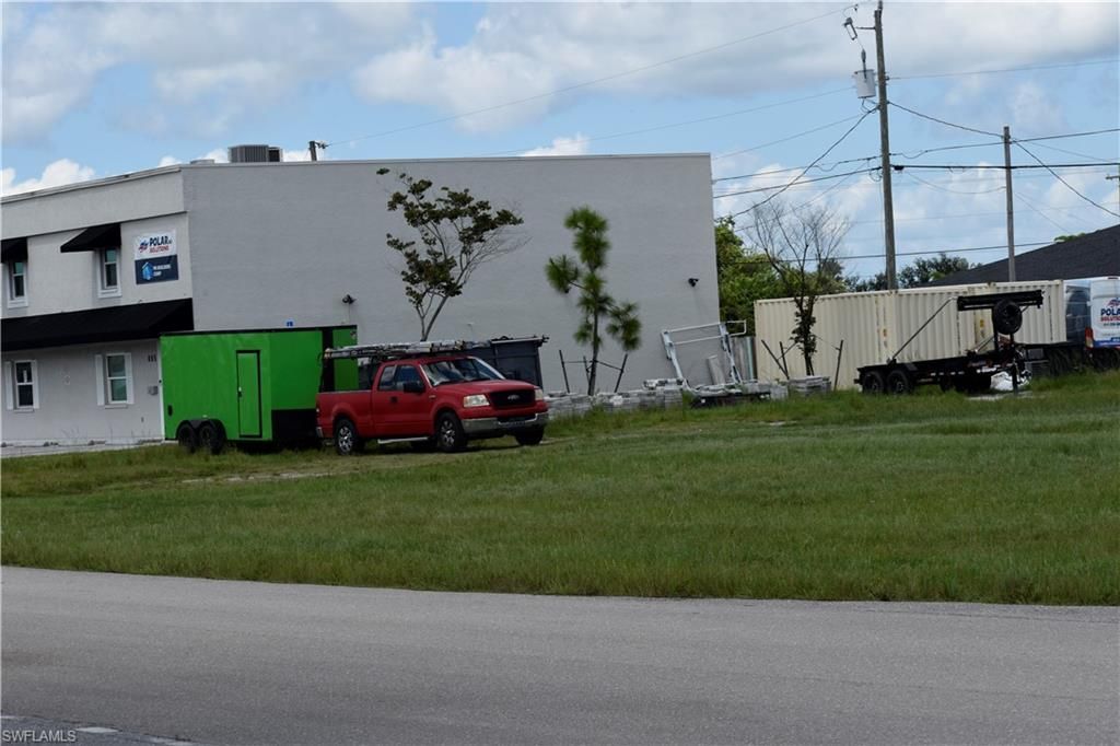 825 NE 7th Ter , Cape Coral, FL 33909 Photo