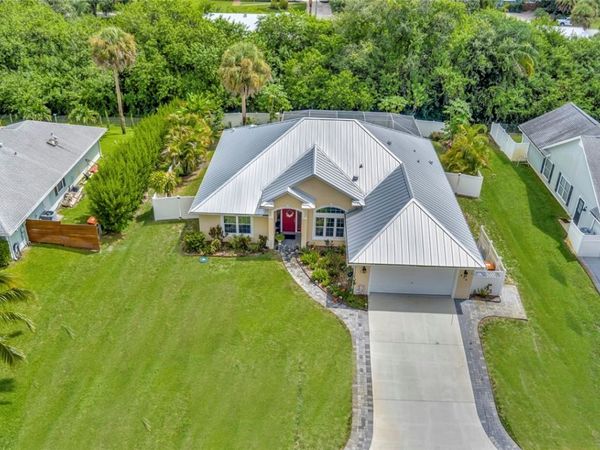 430 29th Court SW, Vero Beach, FL 32968