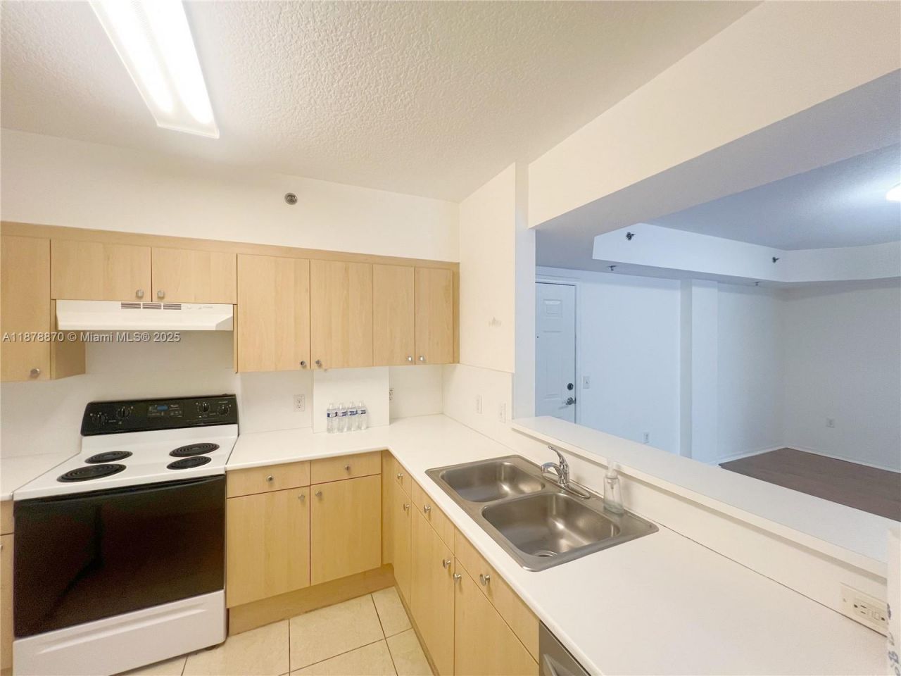 9340 Fontainebleau Blvd, Unit W206, Miami, FL 33172 Photo