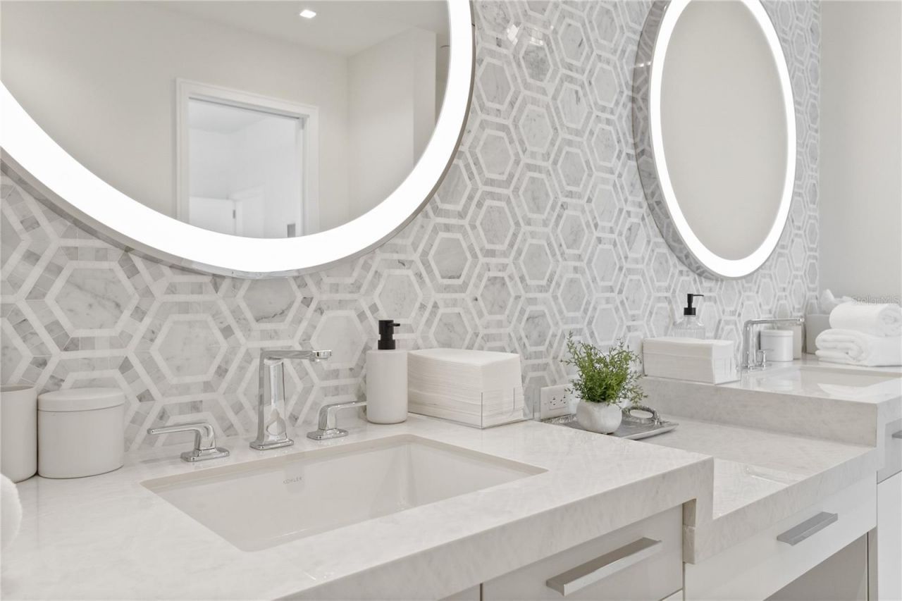 1581 Gulf Of Mexico Drive, Unit 507, Longboat Key, FL 34228 Photo