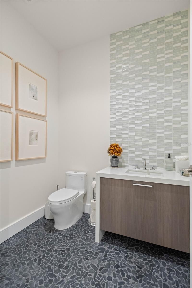 1581 Gulf Of Mexico Drive, Unit 507, Longboat Key, FL 34228 Photo