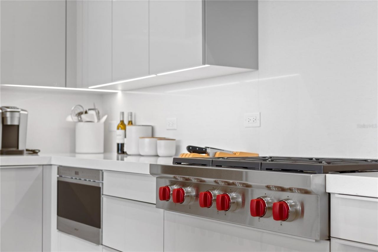 1581 Gulf Of Mexico Drive, Unit 507, Longboat Key, FL 34228 Photo