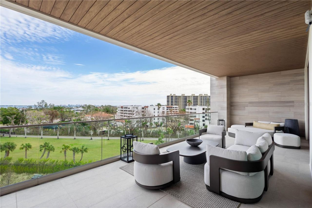 1581 Gulf Of Mexico Drive, Unit 507, Longboat Key, FL 34228 Photo