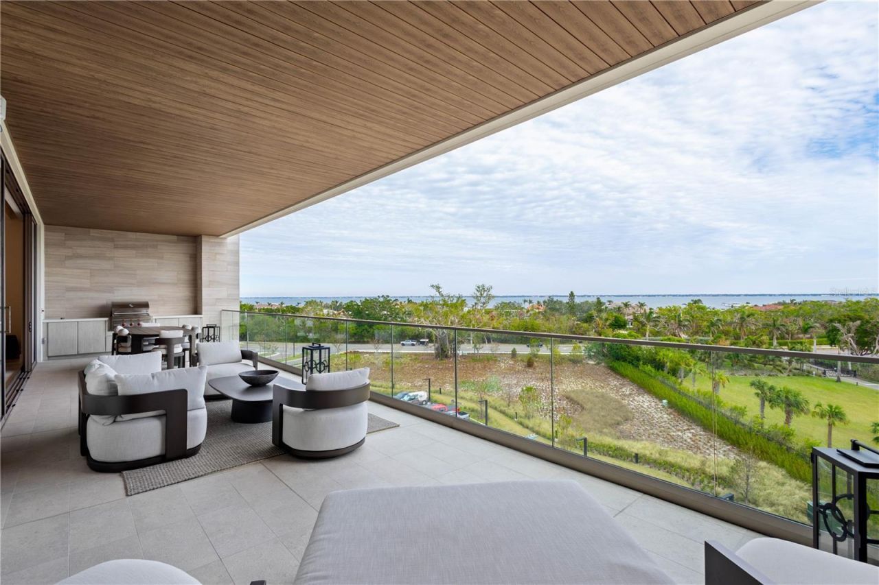 1581 Gulf Of Mexico Drive, Unit 507, Longboat Key, FL 34228 Photo