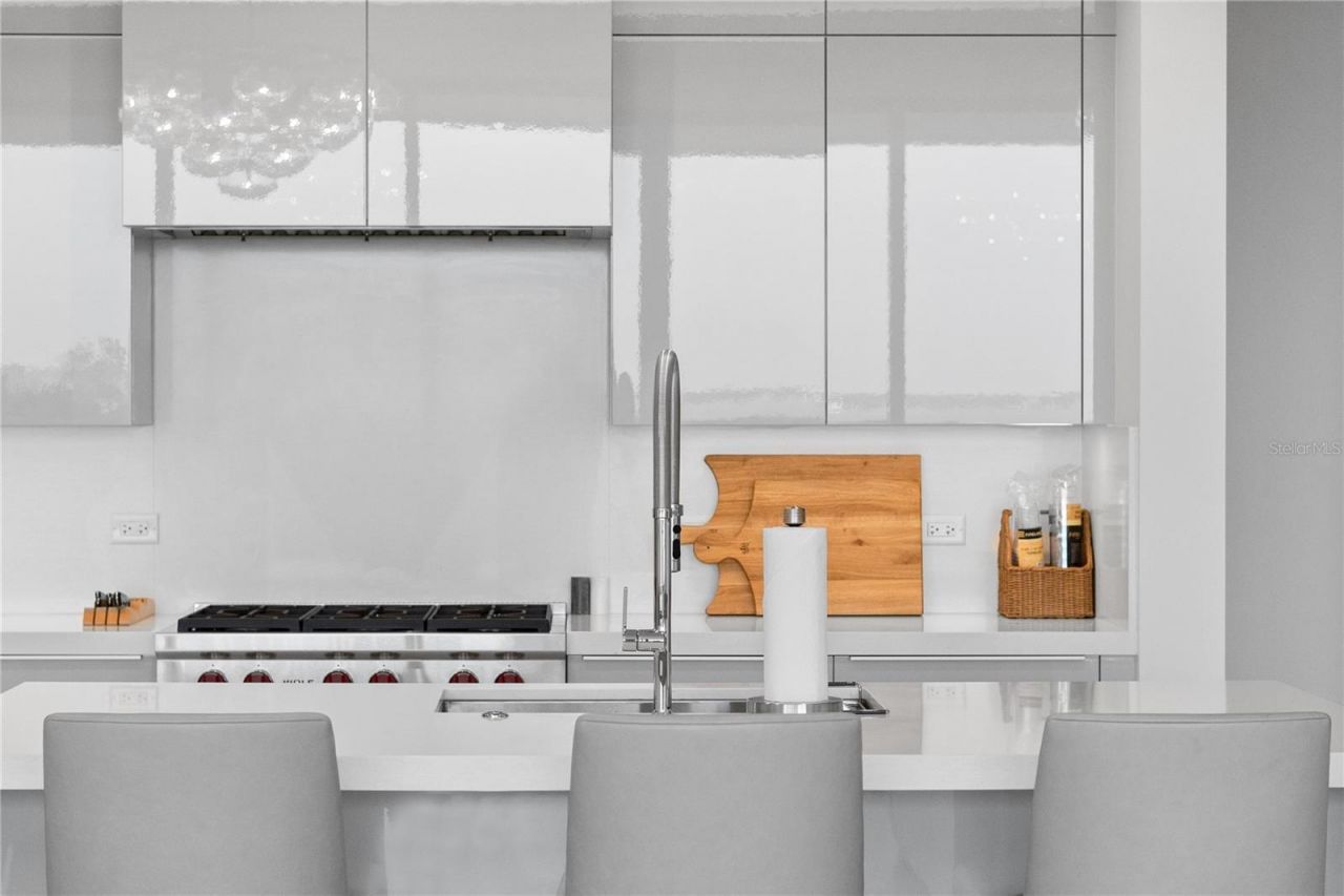 1581 Gulf Of Mexico Drive, Unit 507, Longboat Key, FL 34228 Photo