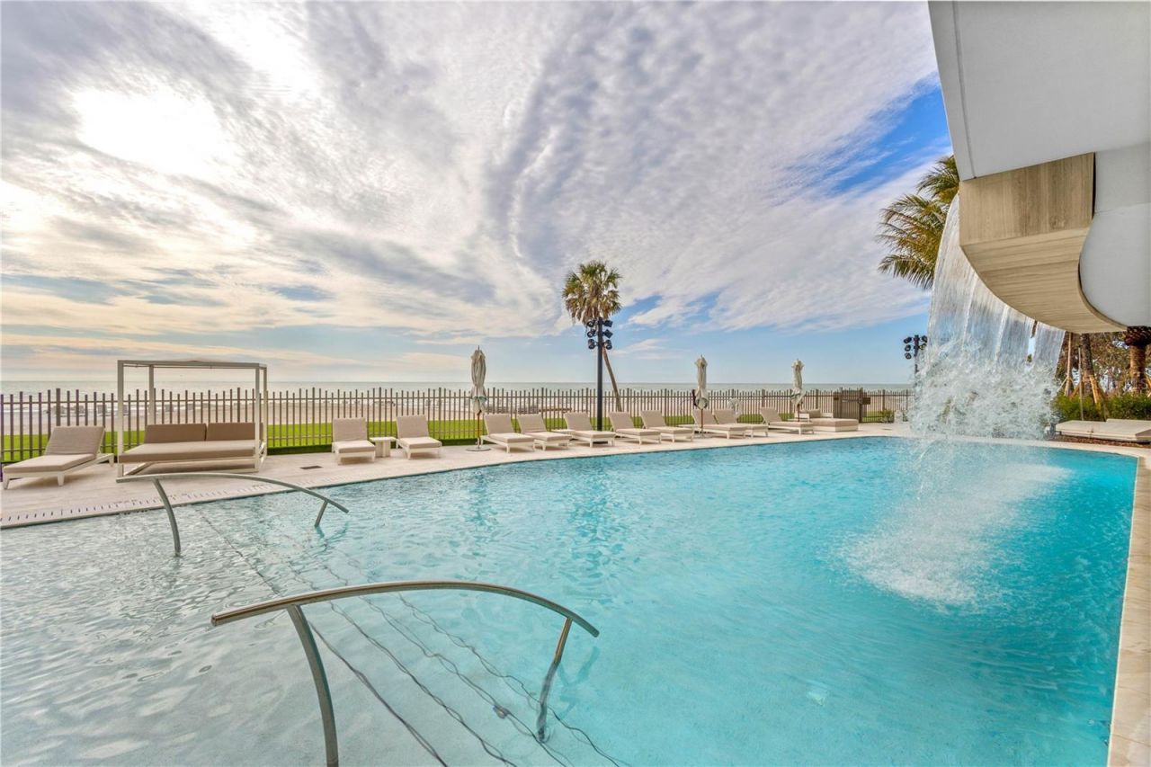 1581 Gulf Of Mexico Drive, Unit 507, Longboat Key, FL 34228 Photo