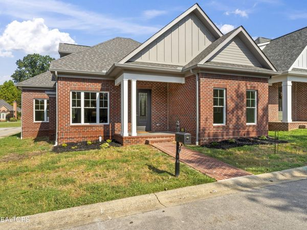 85 Royal Troon Circle, Oak Ridge, TN 37830