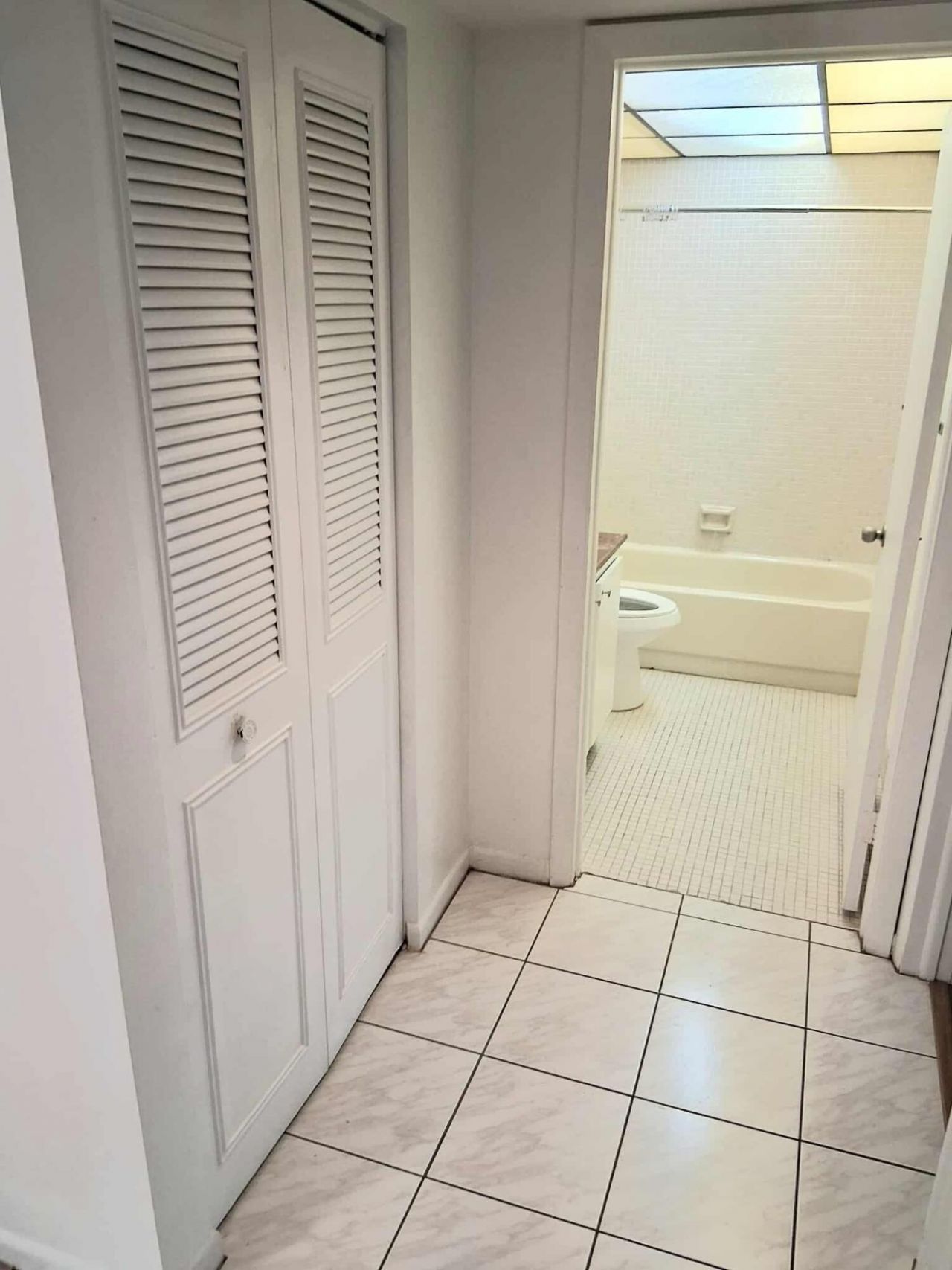 3301 NW 47th Terrace, Unit 403, Lauderdale Lakes, FL 33319 Photo