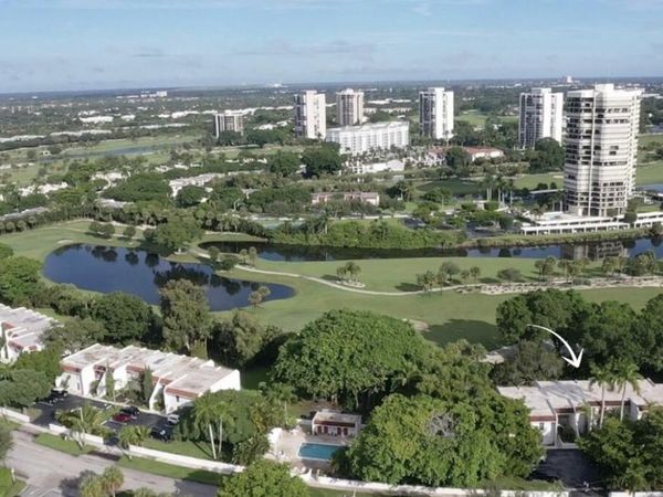 1739 Embassy Drive, Unit 202, West Palm Beach, FL 33401