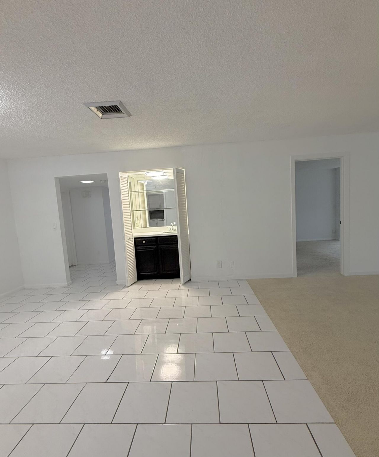 1739 Embassy Drive, Unit 202, West Palm Beach, FL 33401 Photo