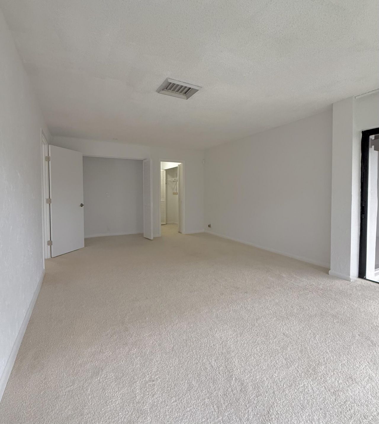 1739 Embassy Drive, Unit 202, West Palm Beach, FL 33401 Photo