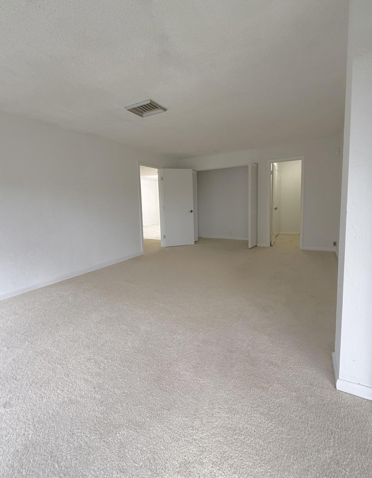 1739 Embassy Drive, Unit 202, West Palm Beach, FL 33401 Photo