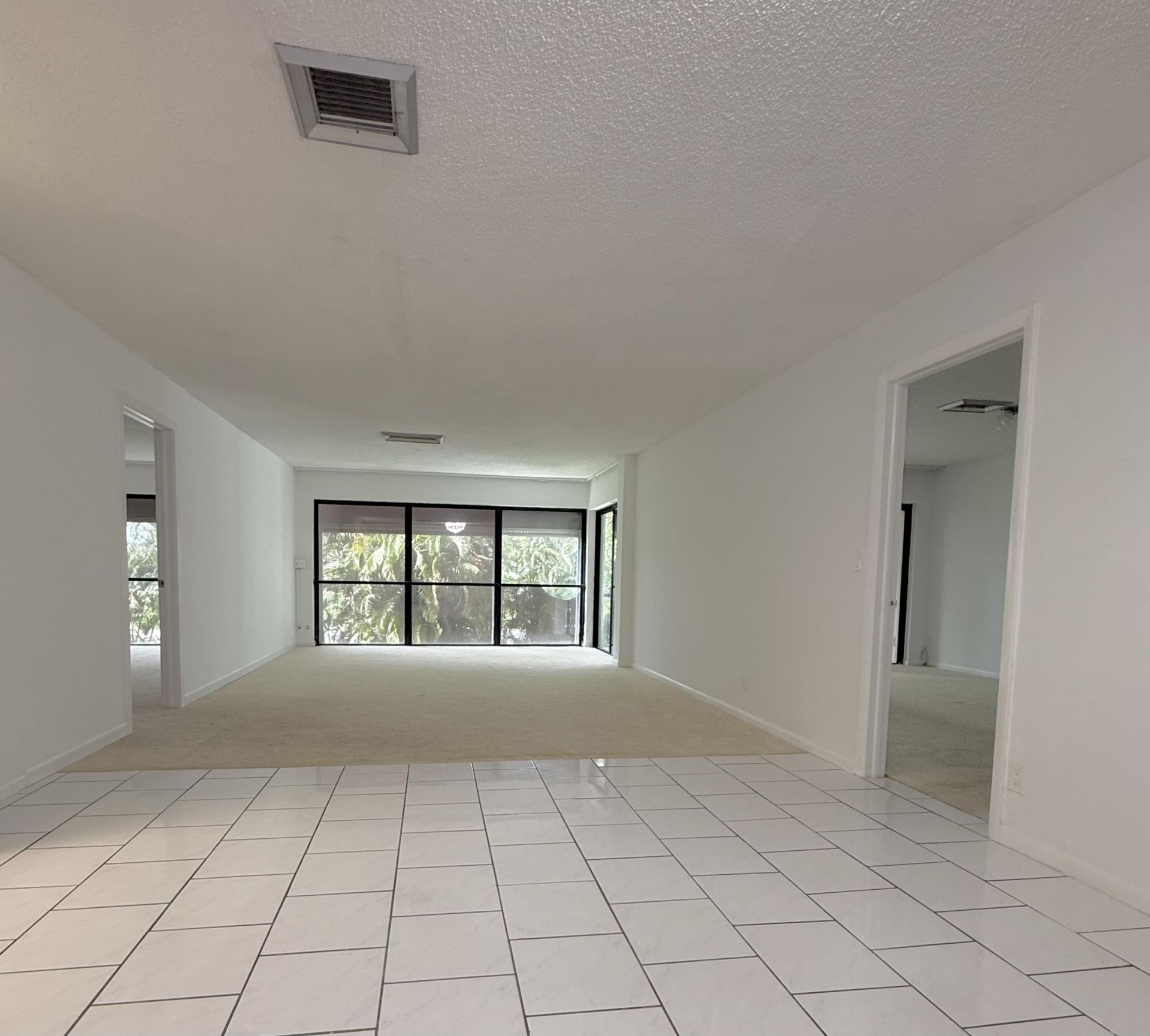 1739 Embassy Drive, Unit 202, West Palm Beach, FL 33401 Photo