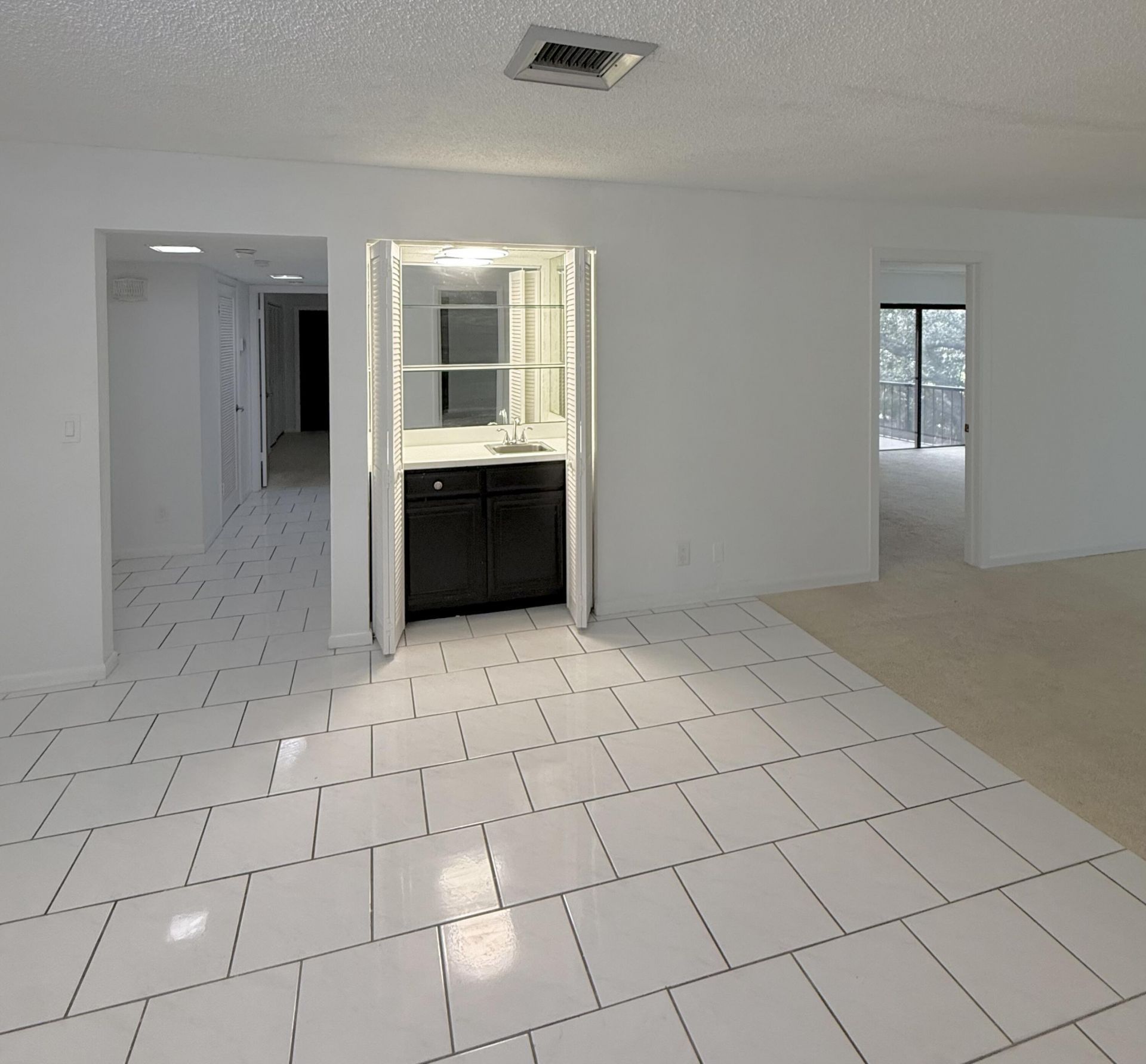 1739 Embassy Drive, Unit 202, West Palm Beach, FL 33401 Photo