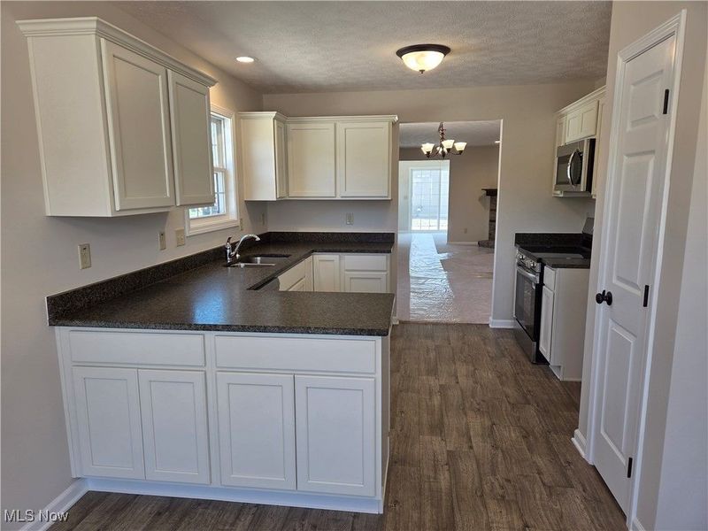 157 Stonecrest Trail, Elyria, OH 44035 Photo 5