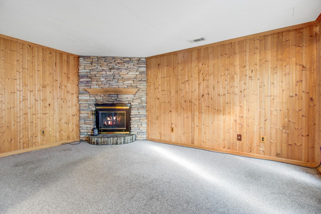 2932 Cathedral Lane Photo 18