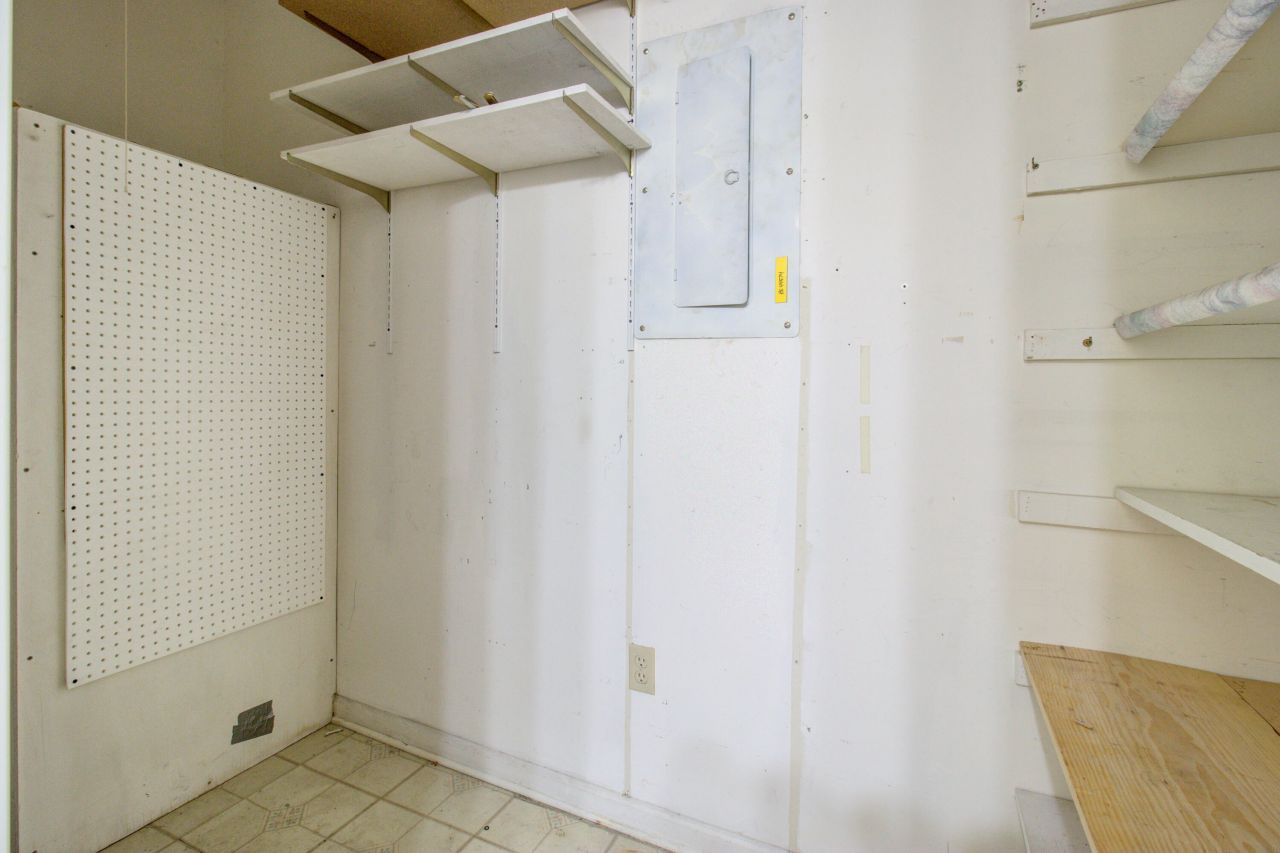 2932 Cathedral Lane Photo 22