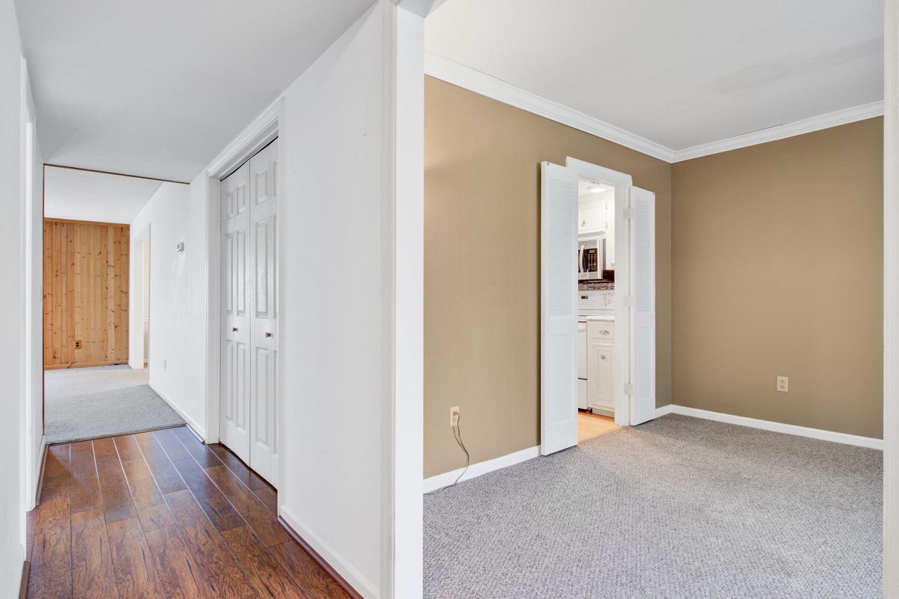 2932 Cathedral Lane Photo 6