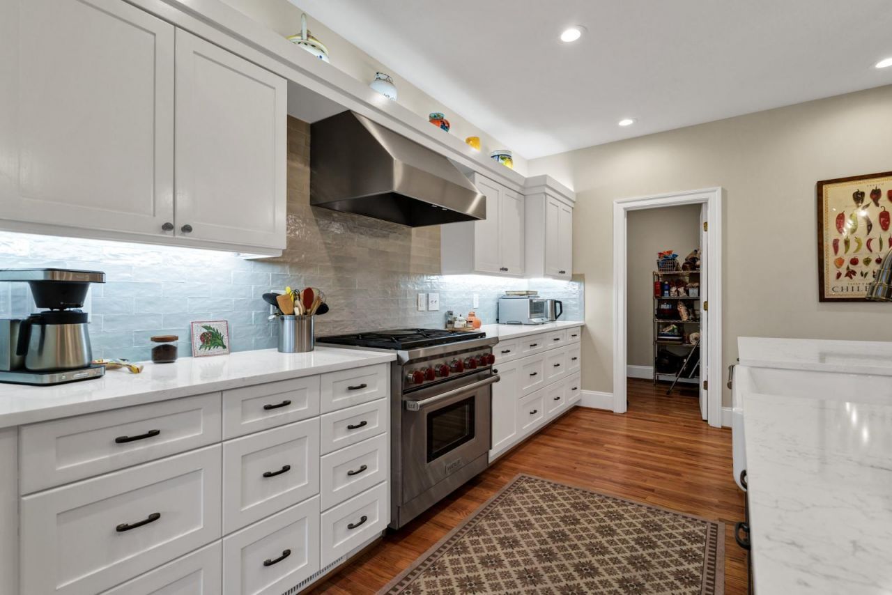 7805 Russell Creek Road Photo 15