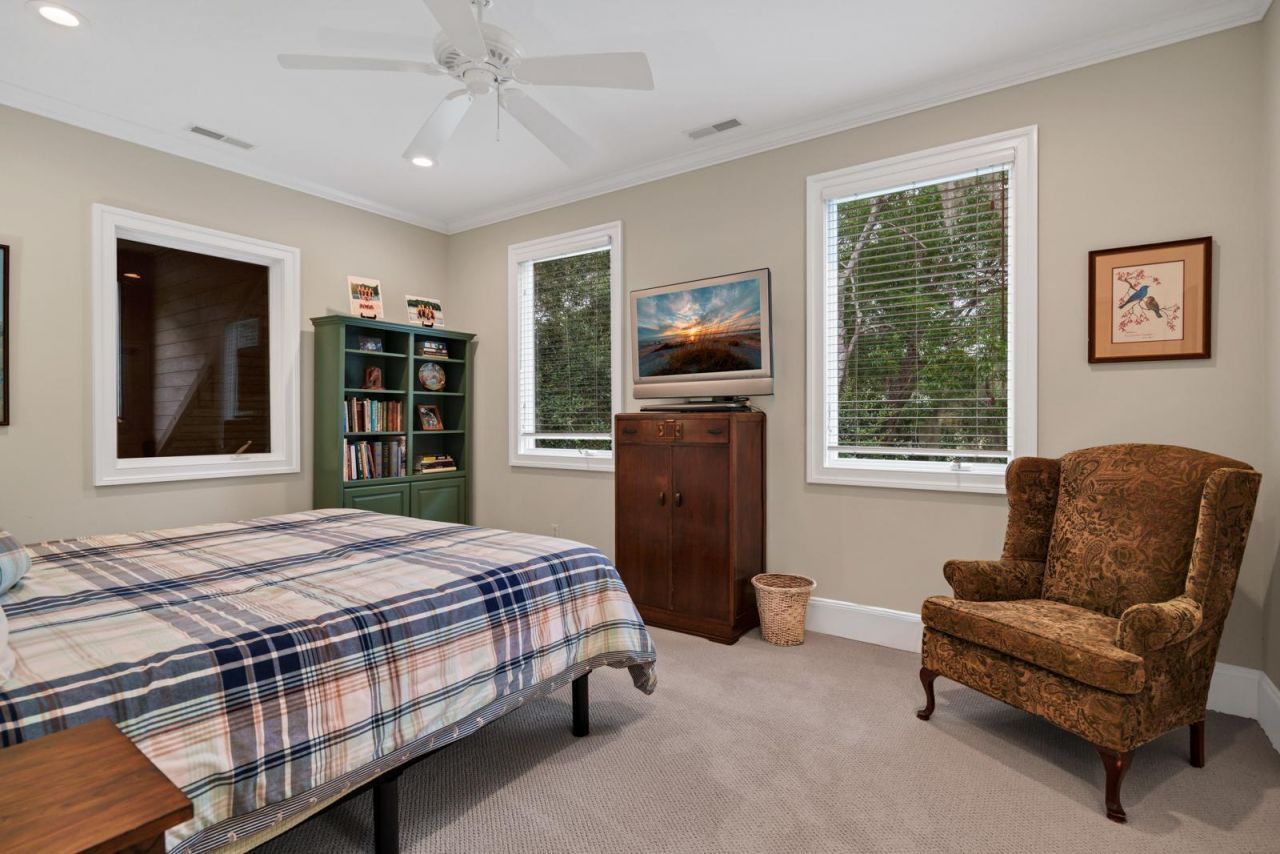 7805 Russell Creek Road Photo 34