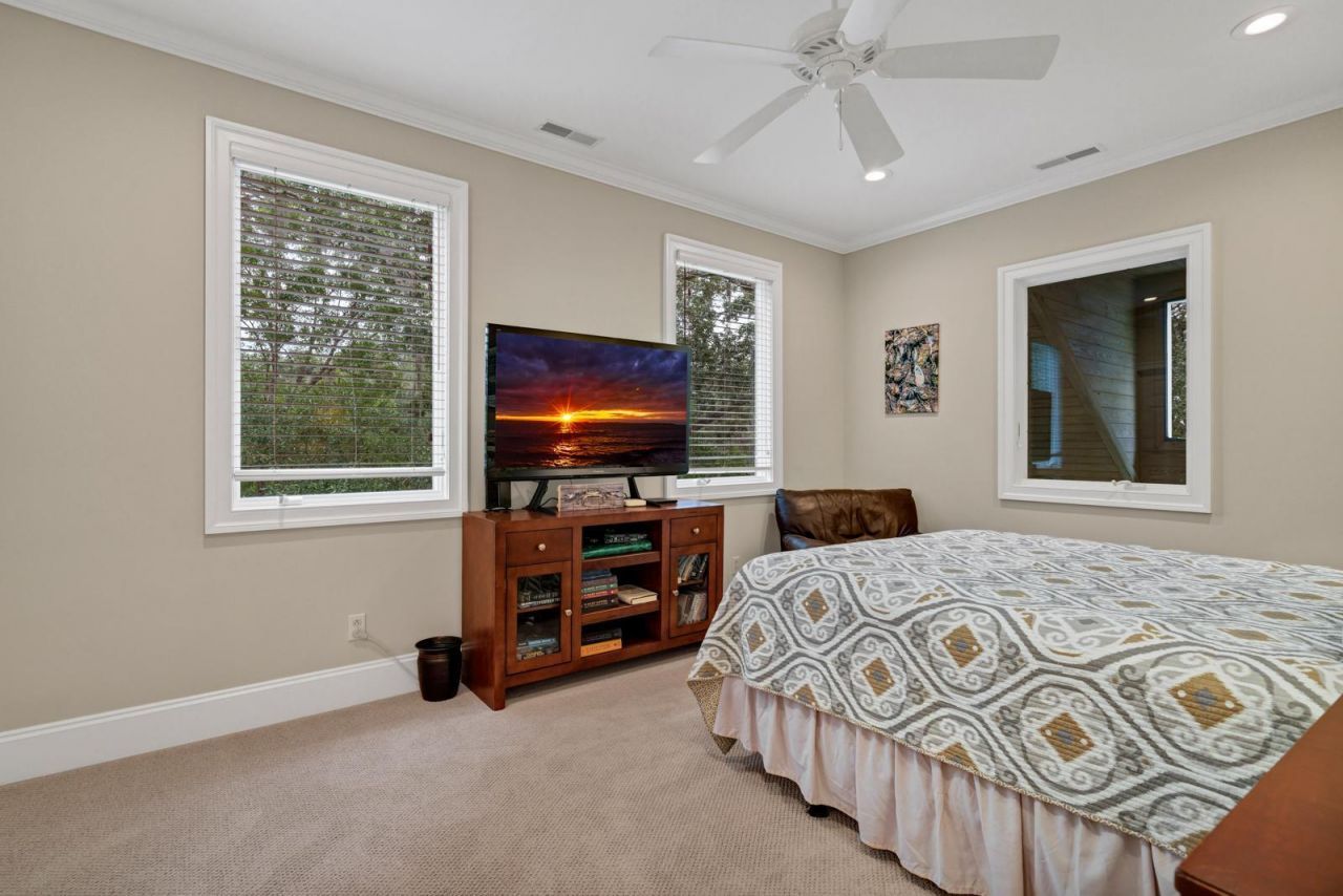 7805 Russell Creek Road Photo 40