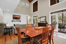 7805 Russell Creek Road photo 4