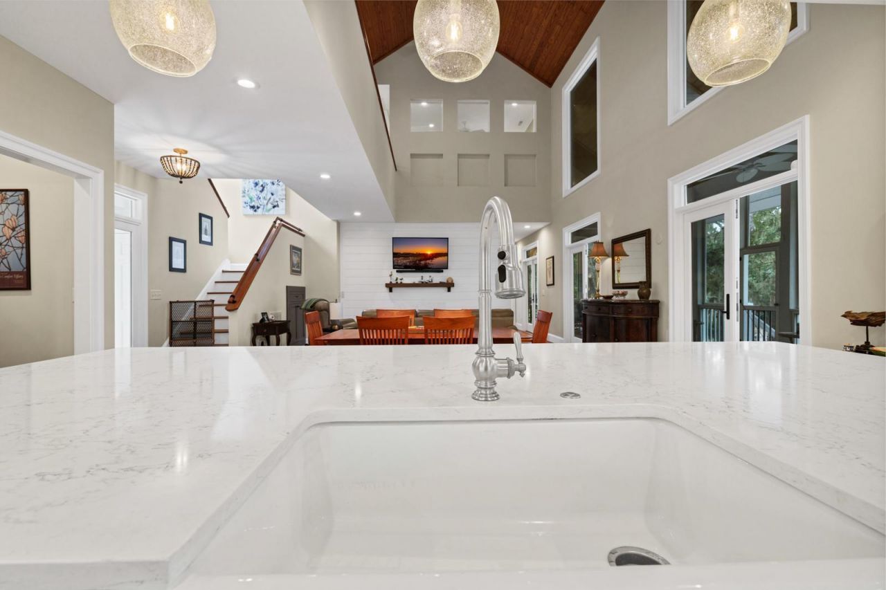 7805 Russell Creek Road Photo 6