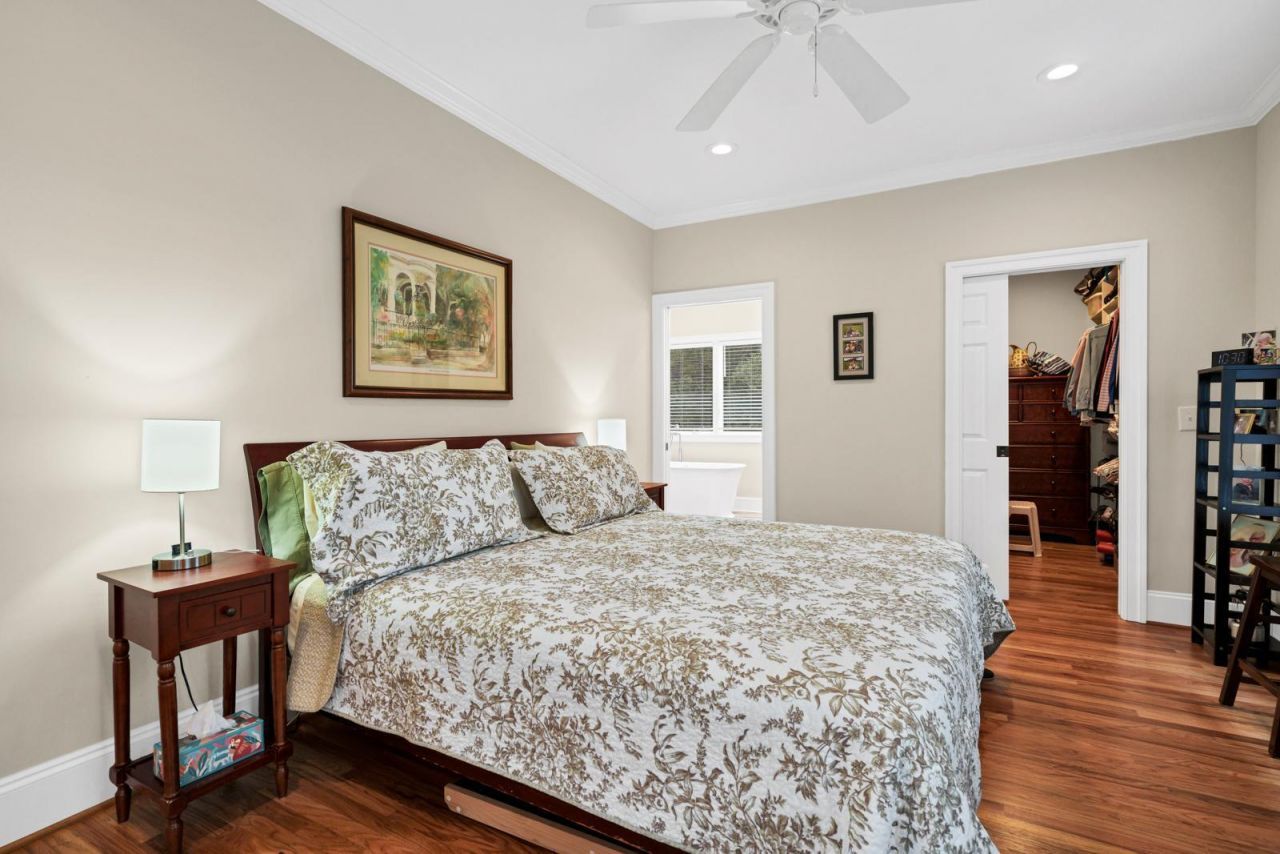 7805 Russell Creek Road Photo 9