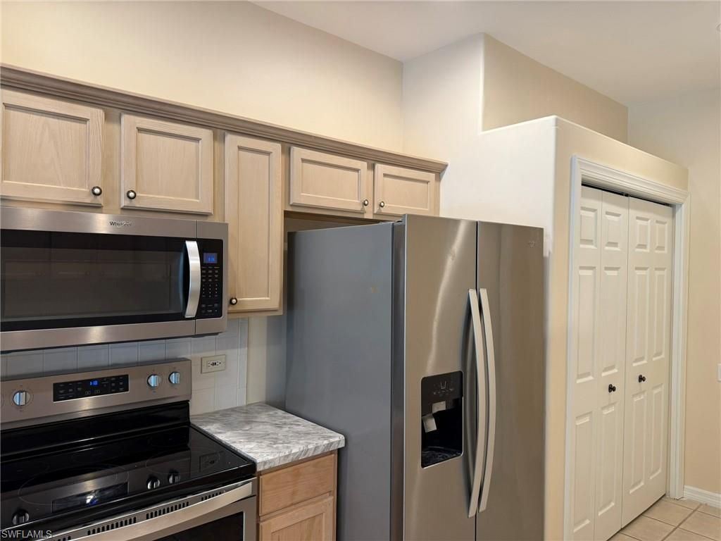 8853 Middlebrook Dr, Fort Myers, FL 33908 Photo