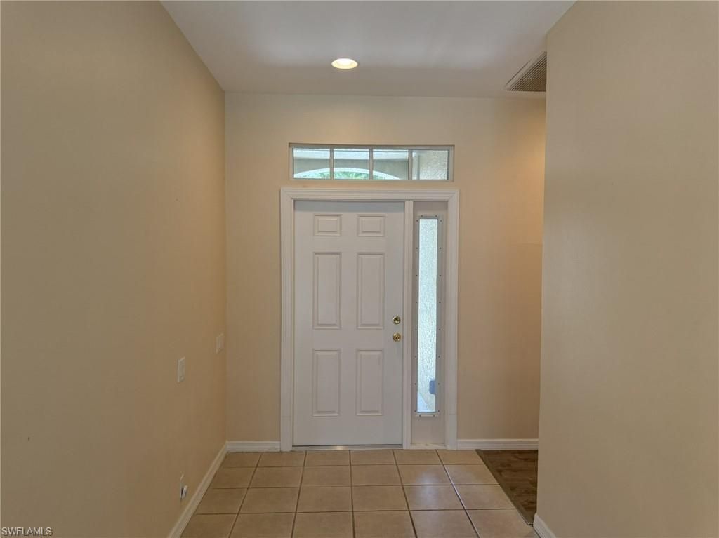 8853 Middlebrook Dr, Fort Myers, FL 33908 Photo