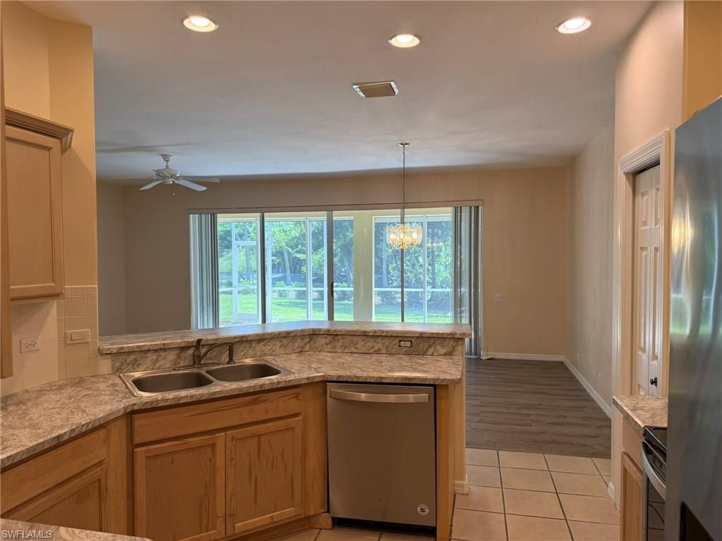 8853 Middlebrook Dr, Fort Myers, FL 33908 Photo