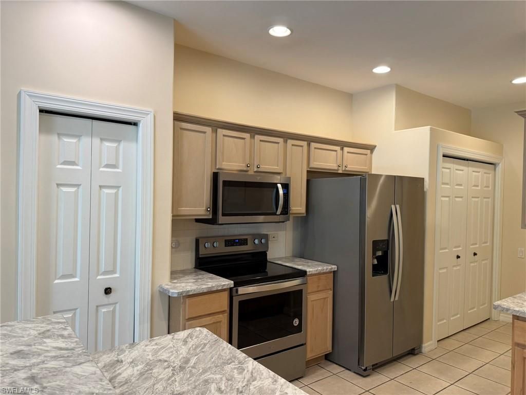 8853 Middlebrook Dr, Fort Myers, FL 33908 Photo