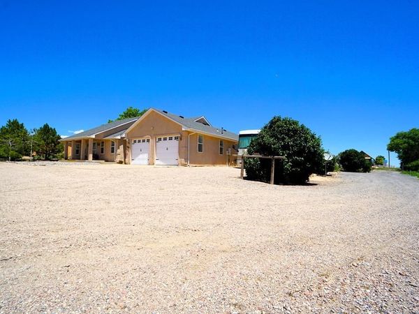 461 E Fredonia Dr, Pueblo West, CO 81007
