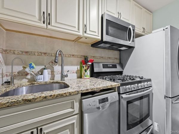 30 E Hartsdale Avenue, Unit 5L, Hartsdale, NY 10530