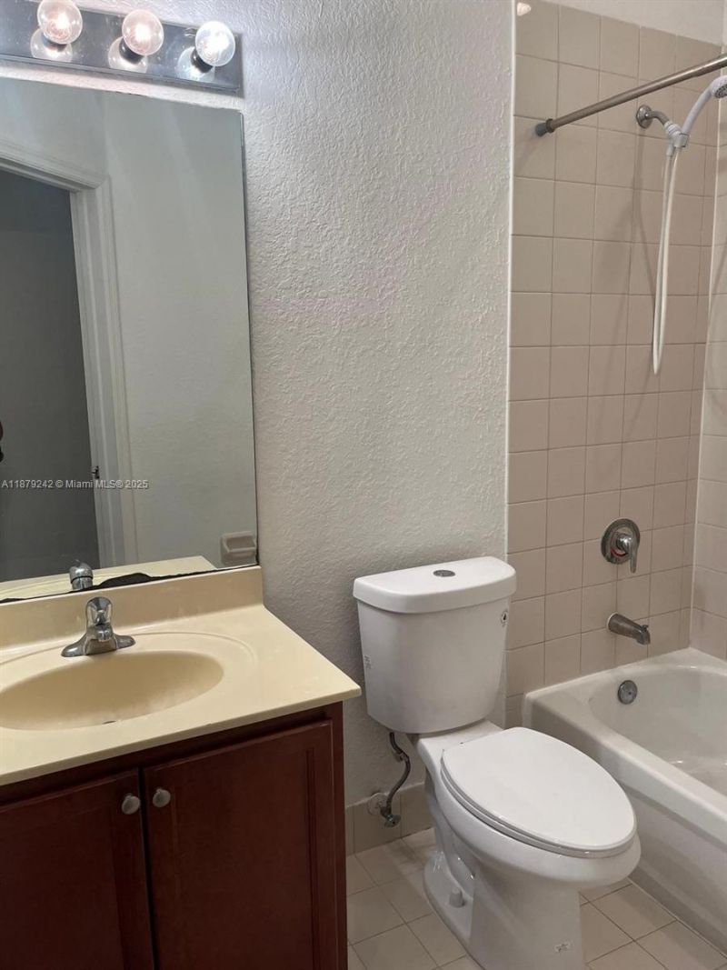 11401 NW 89th St, Unit 220, Doral, FL 33178 Photo