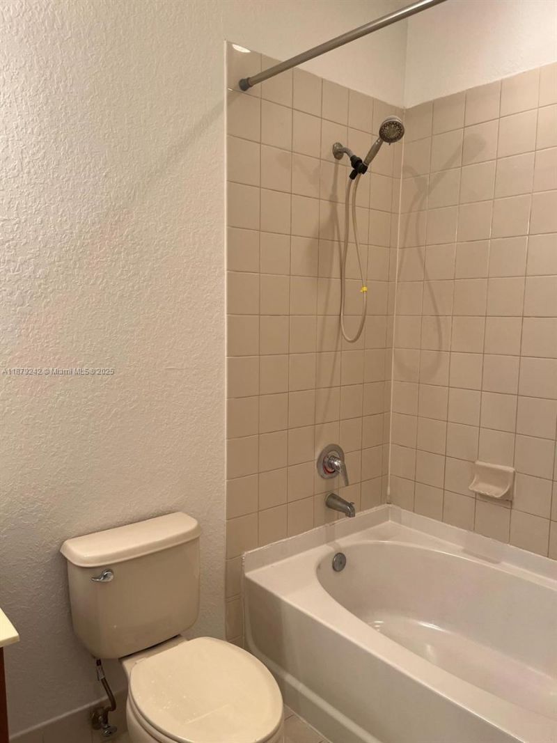 11401 NW 89th St, Unit 220, Doral, FL 33178 Photo