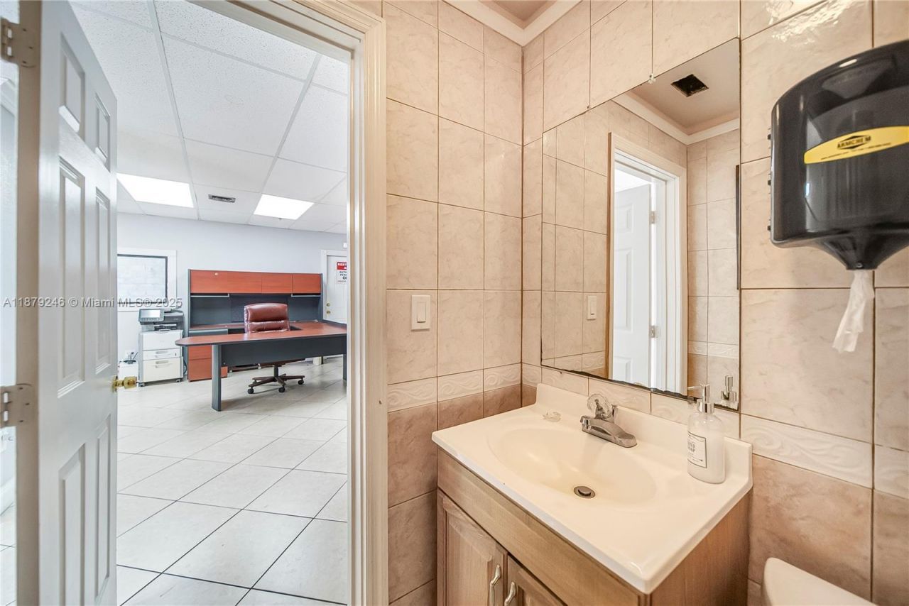 3018 NW 79th Ave, Unit 3018, Doral, FL 33122 Photo