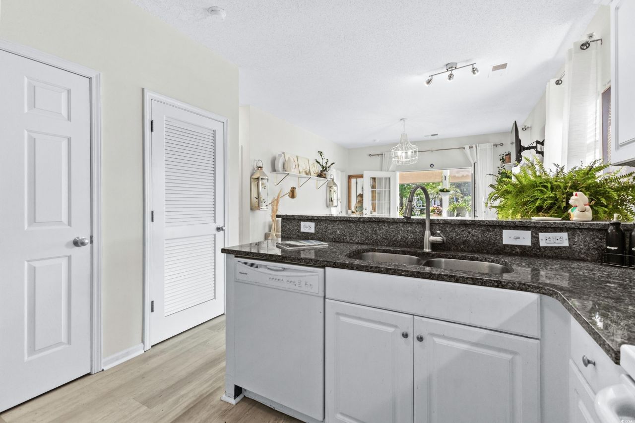 242 Sun Colony Blvd. Photo 10