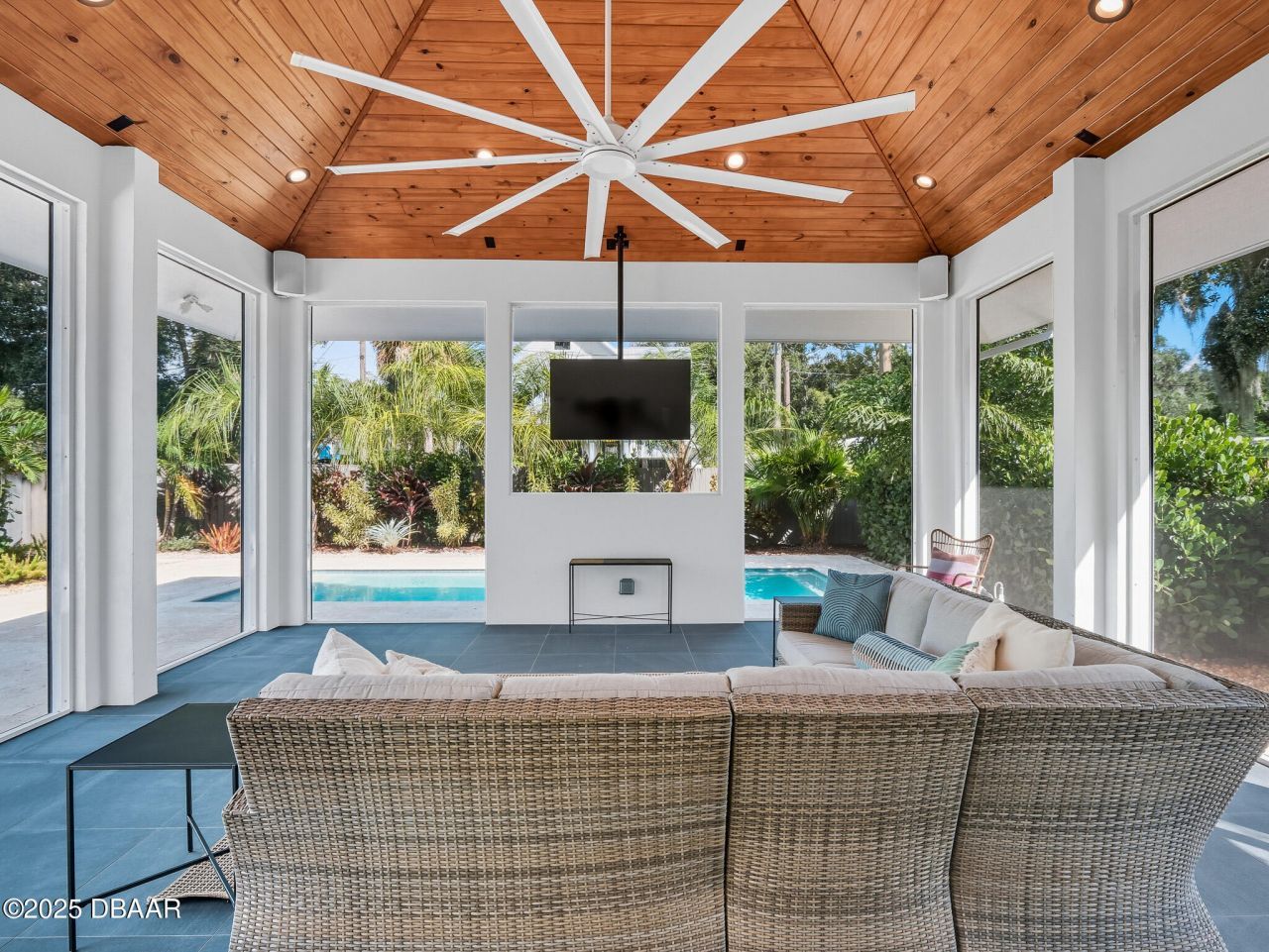 513 Ball Street, New Smyrna Beach, FL 32168 Photo