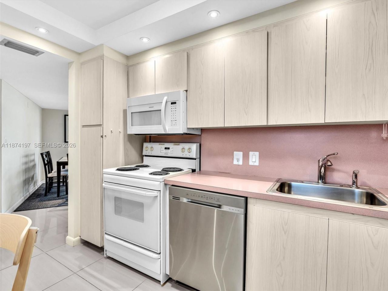 20400 W Country Club Dr, Unit 605, Aventura, FL 33180 Photo