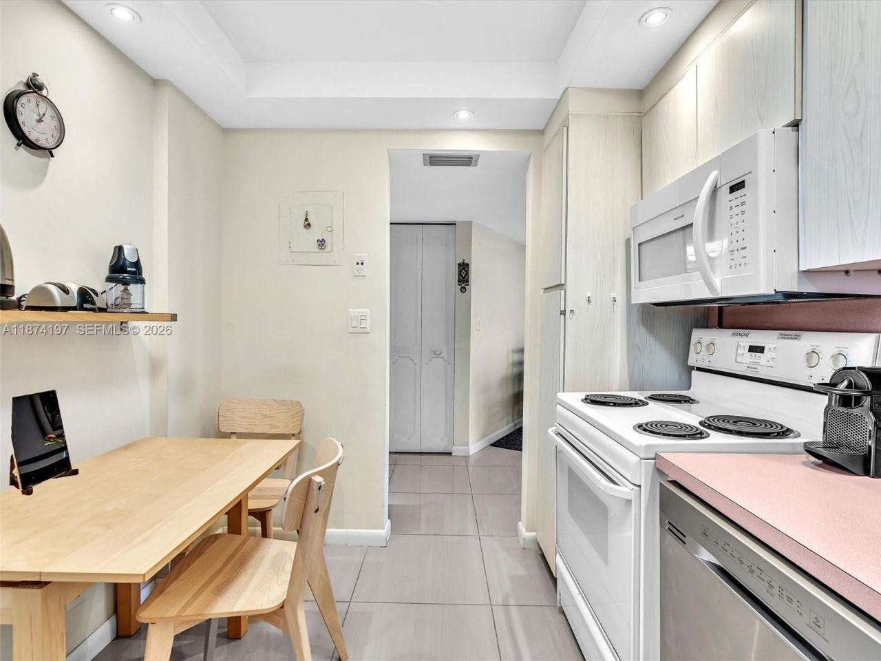 20400 W Country Club Dr, Unit 605, Aventura, FL 33180 Photo