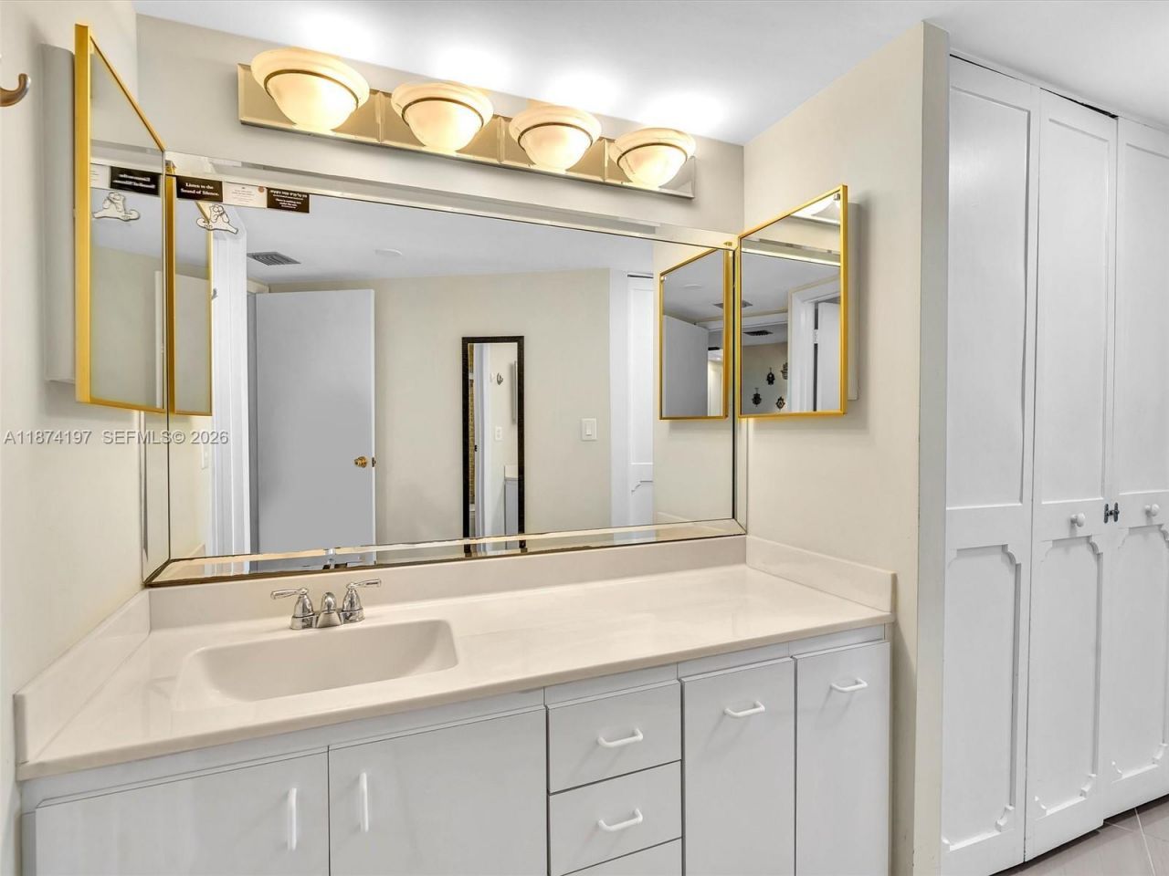 20400 W Country Club Dr, Unit 605, Aventura, FL 33180 Photo