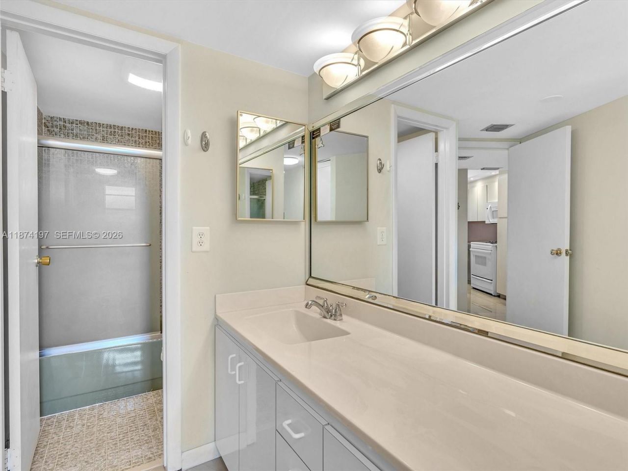 20400 W Country Club Dr, Unit 605, Aventura, FL 33180 Photo